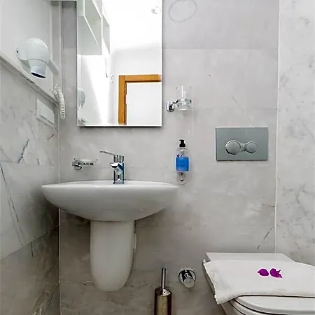 Defne Hotel