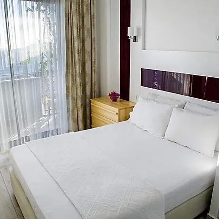 Defne Hotel *